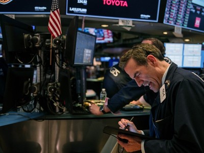 Ông Trump "quay xe", chứng khoán bốc đầu tăng mạnh